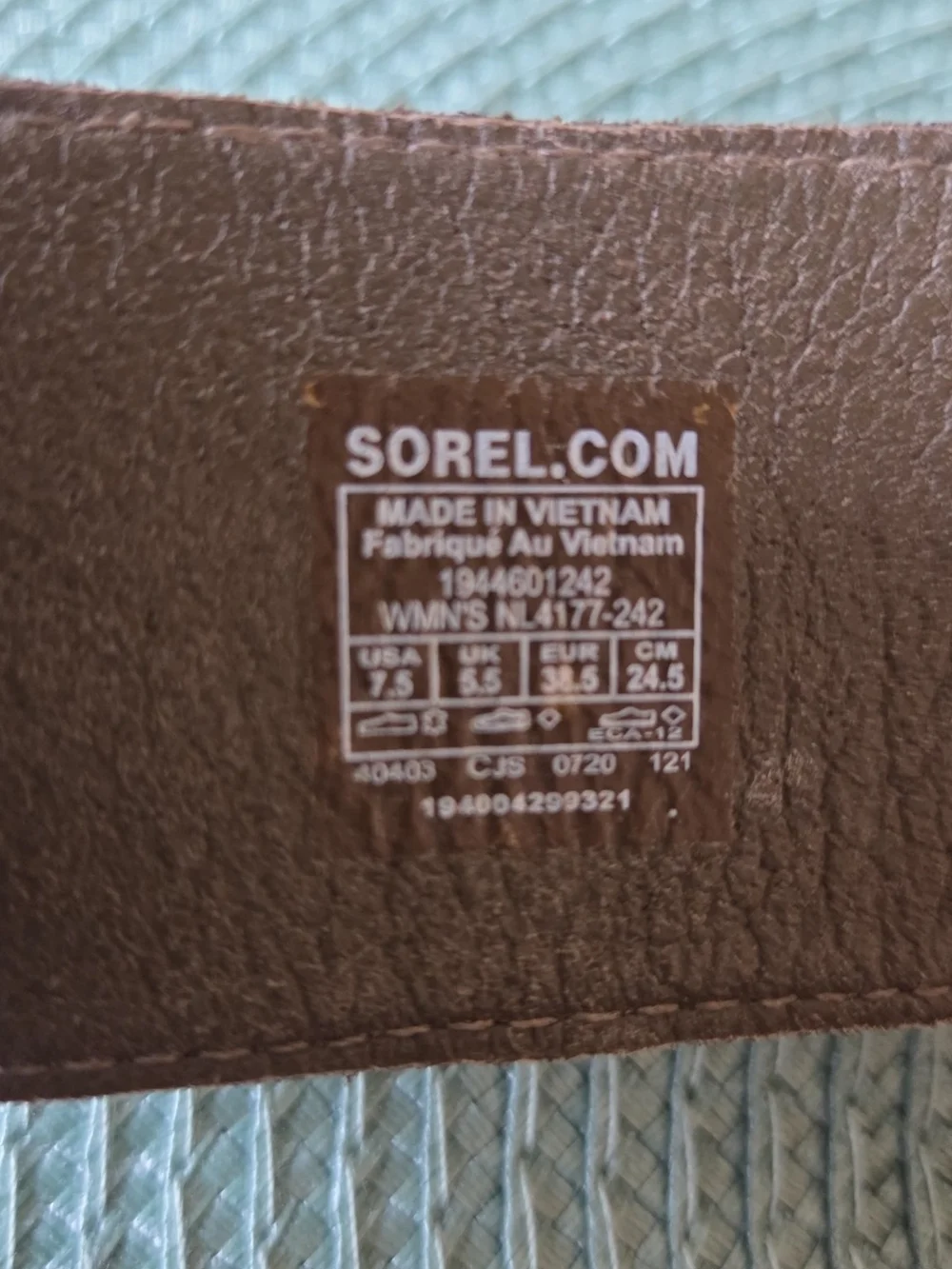 Sorel Two-Tone Brown Leather Slide Sandals with Gold Buckle